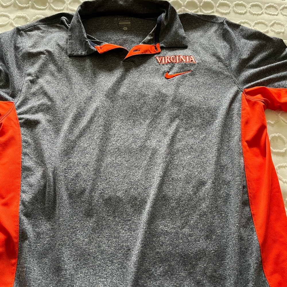 UVA size large like new condition dri fit polo NIKE